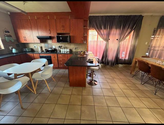 3 BEDROOM HOUSE FOR SALE IN AERORAND